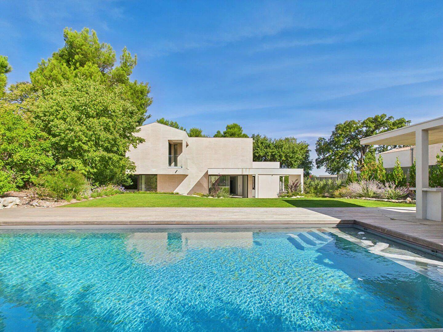 Maison 6 pièces 209 m² · à Saint-Rémy-de-Provence · 208,9 m² · 2 200 000 €