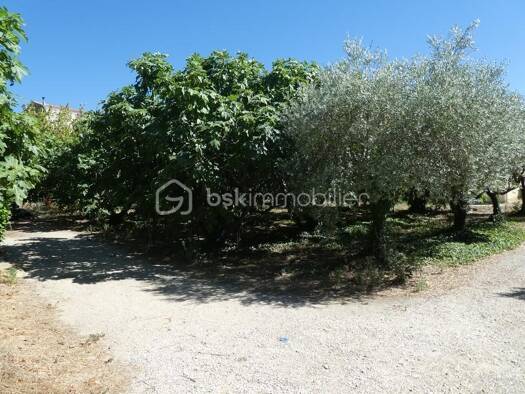 Terrain constructible viabilisé à vendre 220 500 € 861 m² de terrain Caromb 84330