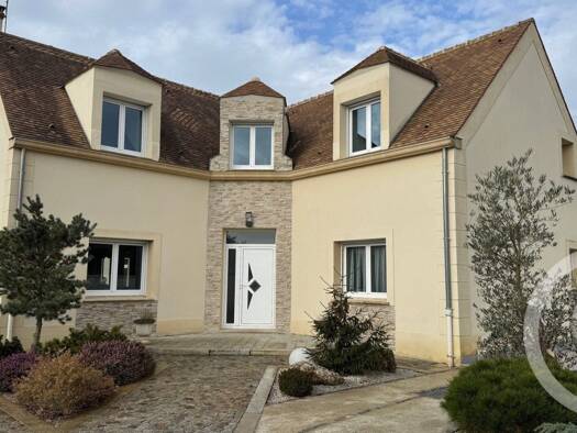 Maison à vendre 773 000 € 8 pièces 4 chambres 253,1 m² 2 500 m² de terrain Les Essarts-le-Roi 78690