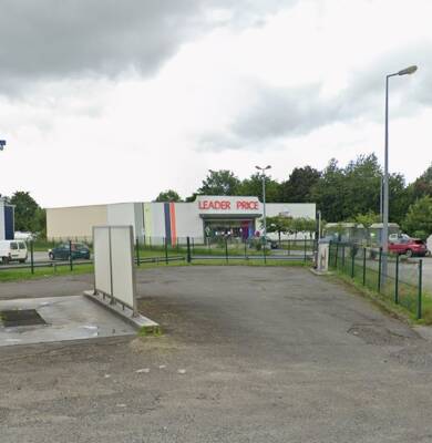 Local commercial à louer 2 768 € 724 m² de surface de vente Sées 61500
