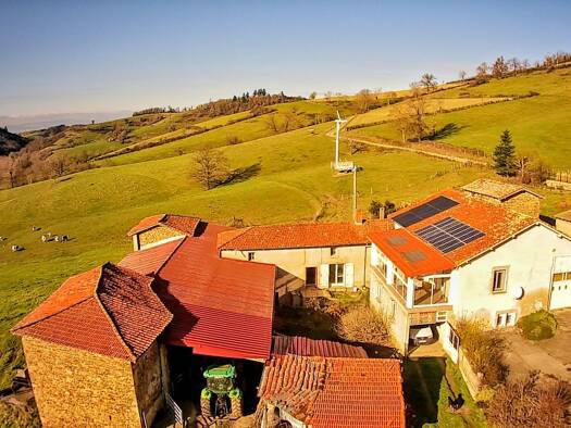 Maison à vendre 270 000 € 5 pièces 4 chambres 106 m² 98 085 m² de terrain Sainte-Colombe-sur-Gand 42540