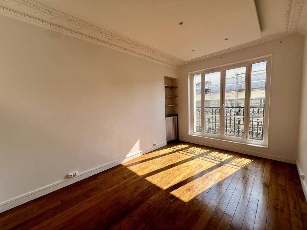 Appartement 2 pièces 42 m² · à Paris 15ème Arrondissement · 42 m² · 1 545 €