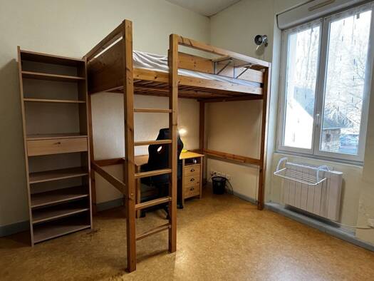 Appartement à louer 480 € 1 pièce 16,5 m² Étage 1/3 Grand Charran-Faventines Valence 26000