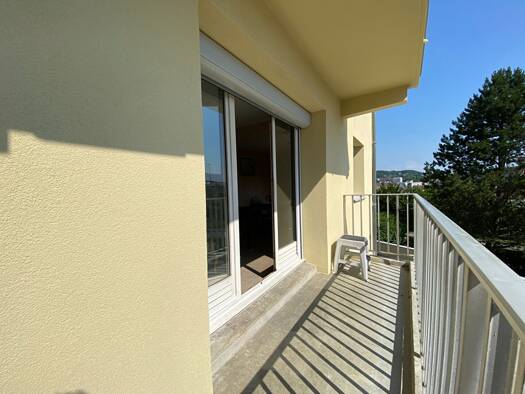 Appartement à vendre 164 000 € 5 pièces 3 chambres 96 m² Étage 1/4 Sud Lons-le-Saunier 39000