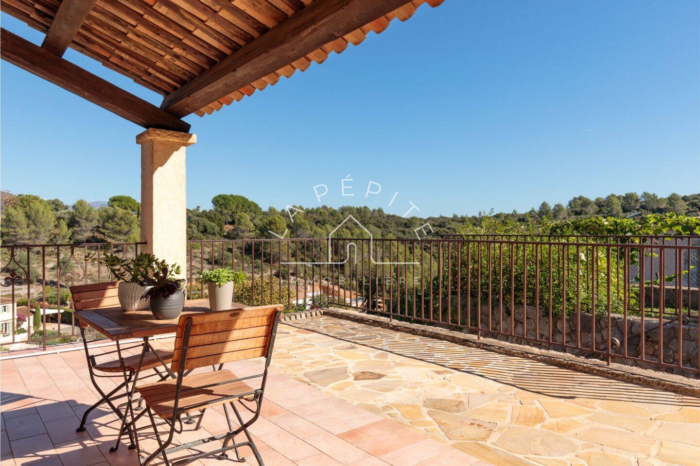 Maison 6 pièces 265 m² · à Peymeinade · 264,8 m² · 899 000 €