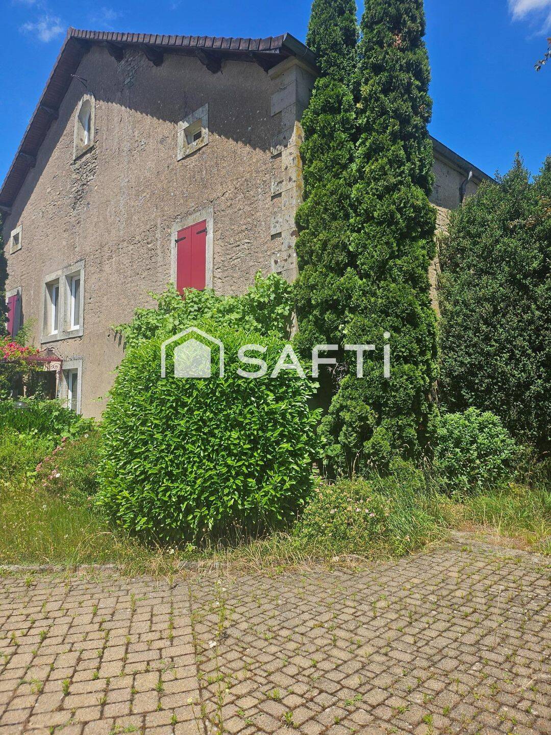 Maison 9 pièces 410 m² · à Fougerolles-Saint-Valbert · 410 m² · 339 000 €