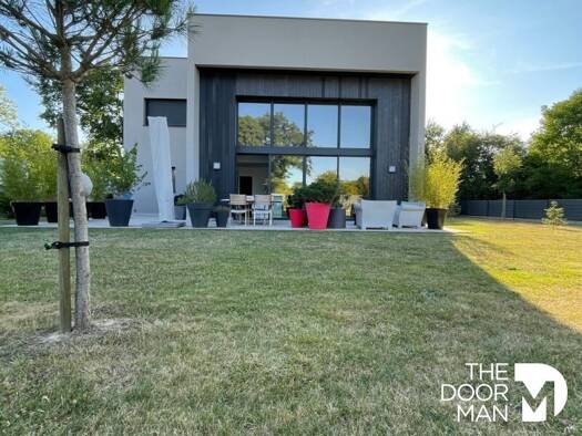 Maison à vendre 451 500 € 5 pièces 3 chambres 145 m² 878 m² de terrain Pillerie-Bootz Laval 53000