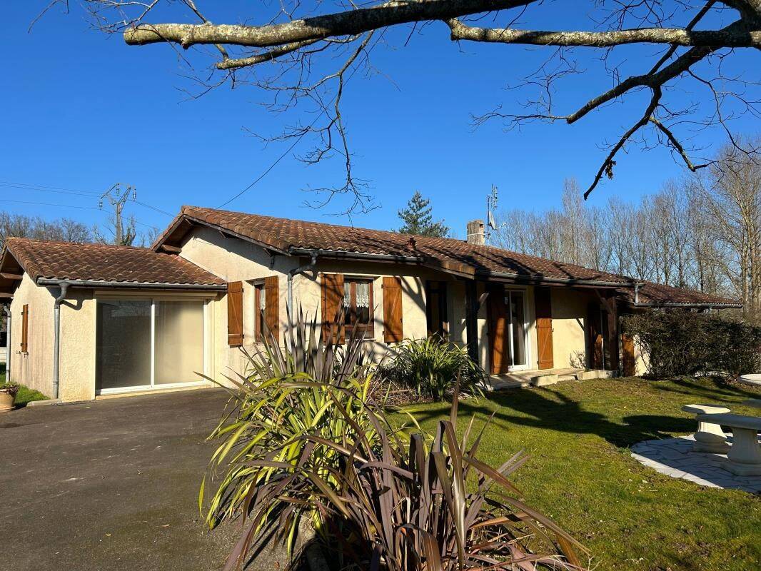 Maison 4 pièces 106 m² · à Aire-sur-l'Adour · 106 m² · 990 €/mois