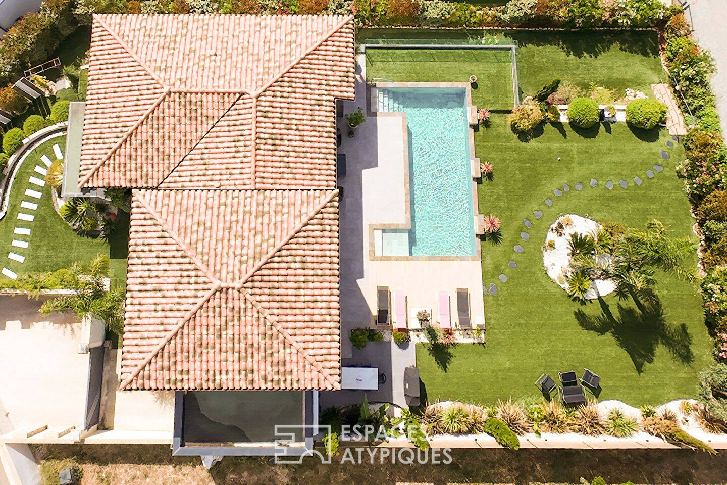 Maison 5 pièces 180 m² · à Nîmes · 180 m² · 890 000 €