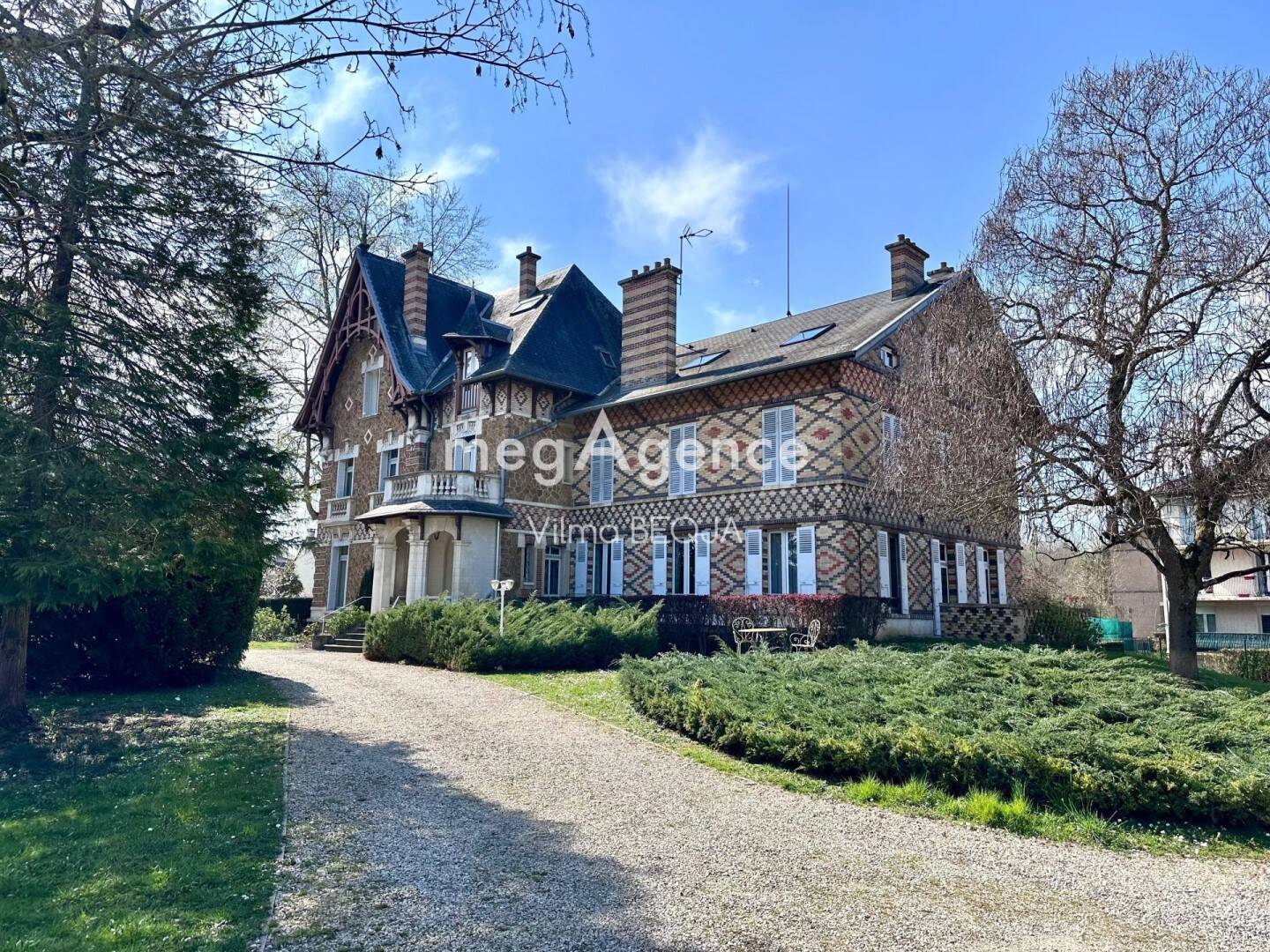 Appartement 4 pièces 131 m² · à Sens · 131 m² · 215 000 €
