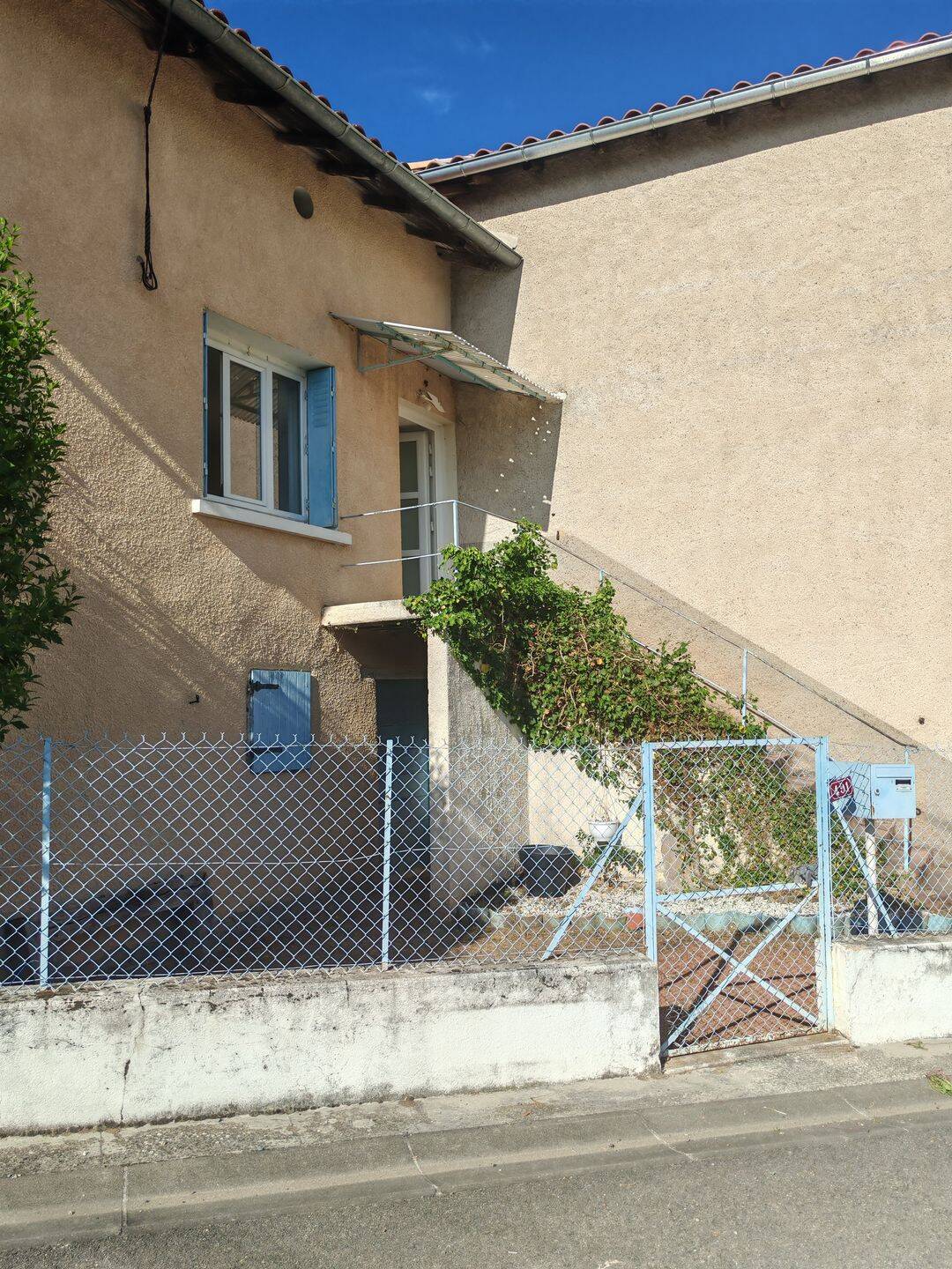 Maison 1 pièce 90 m² · à Saint-Étienne-des-Oullières · 90 m² · 1 120 €