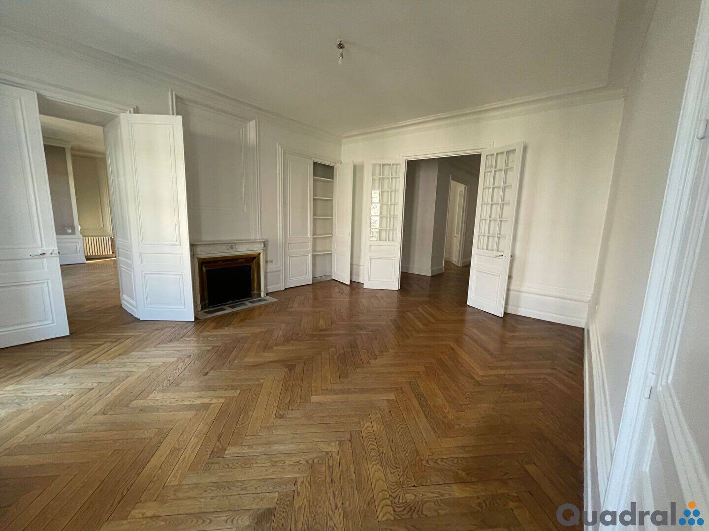 Appartement 6 pièces 258 m² · à Lyon 2ème Arrondissement · 257,8 m² · 3 250 €/mois