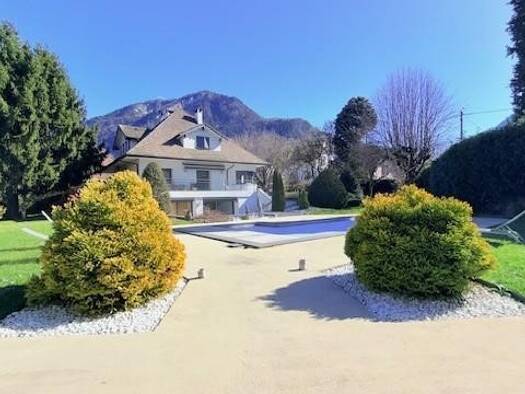 Maison à vendre 819 000 € 7 pièces 4 chambres 2 091 m² de terrain Cluses 74300