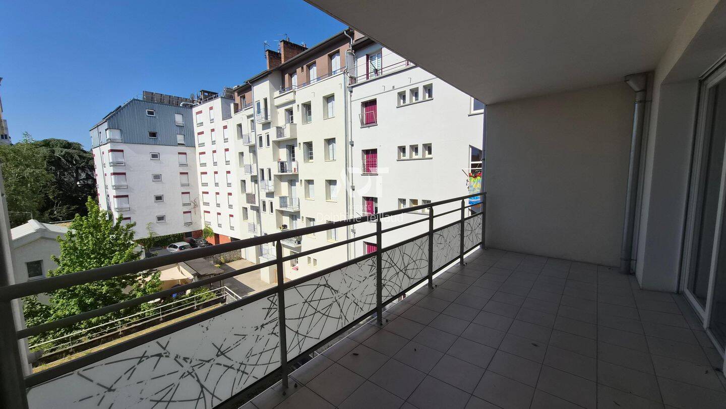 Appartement 3 pièces 63 m² · à Grenoble · 63 m² · 990 €/mois