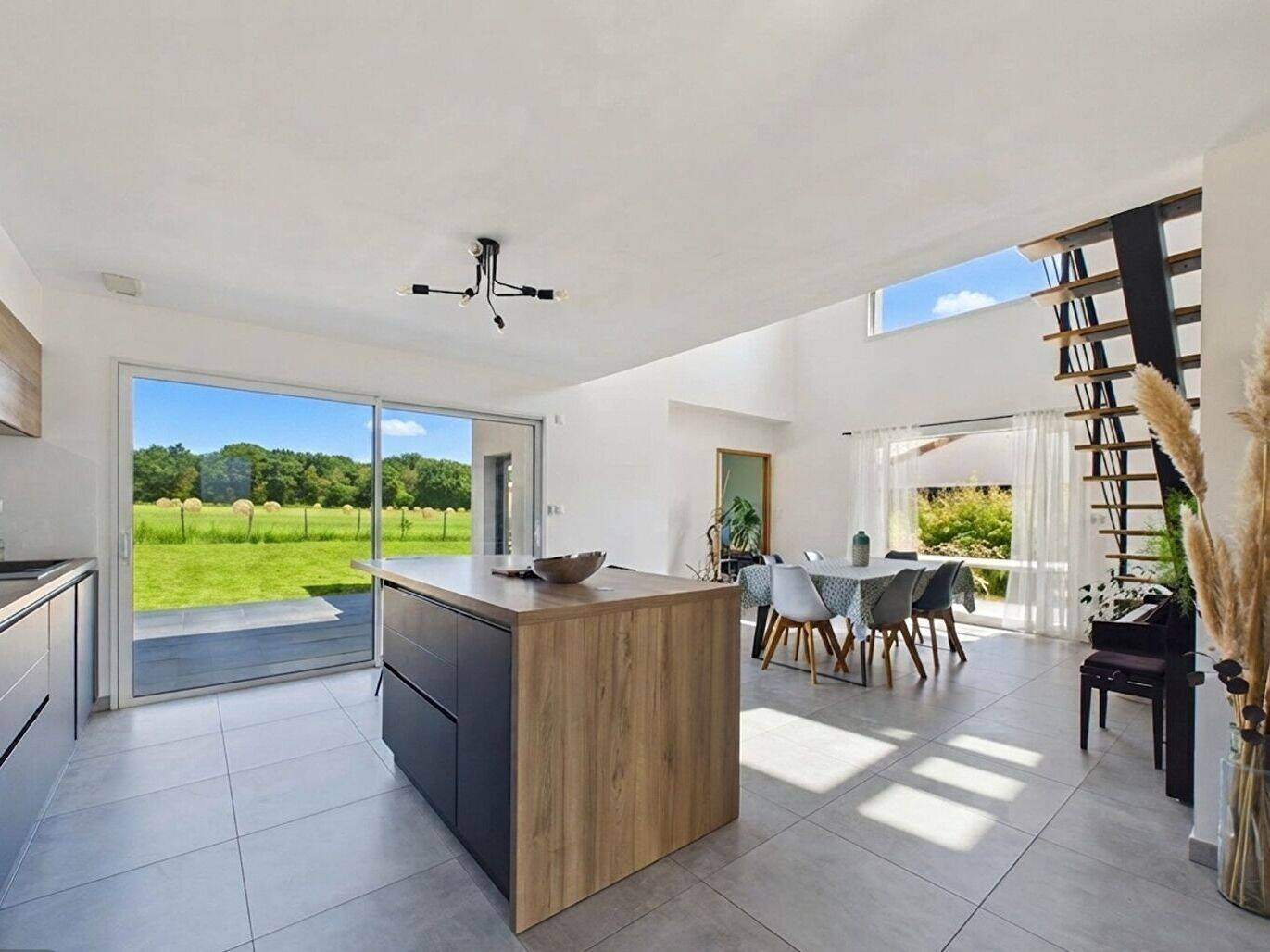Maison 6 pièces 156 m² · à La Roche-sur-Yon · 156,3 m² · 449 350 €