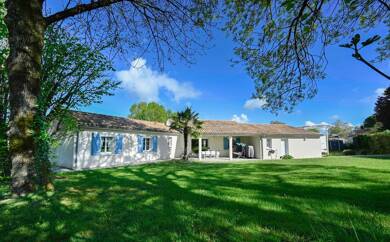 Maison en viager occupé Bouquet 49 000 € 7 pièces 4 chambres 147 m² 2 003 m² de terrain Loulay 17330