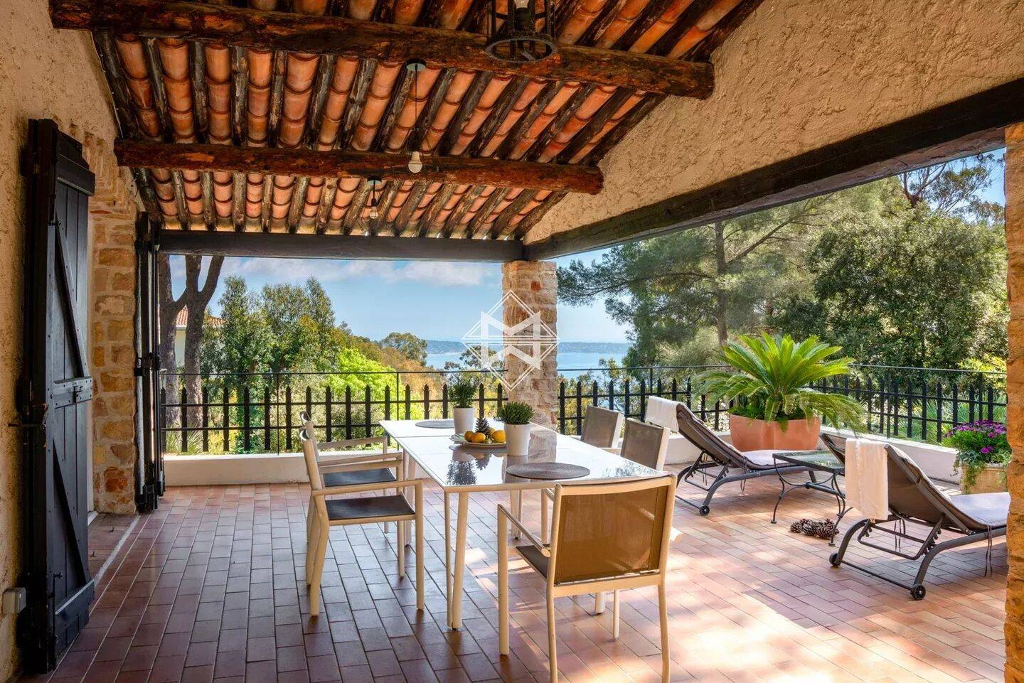Maison 6 pièces 230 m² · à Vallauris · 230 m² · 1 850 000 €