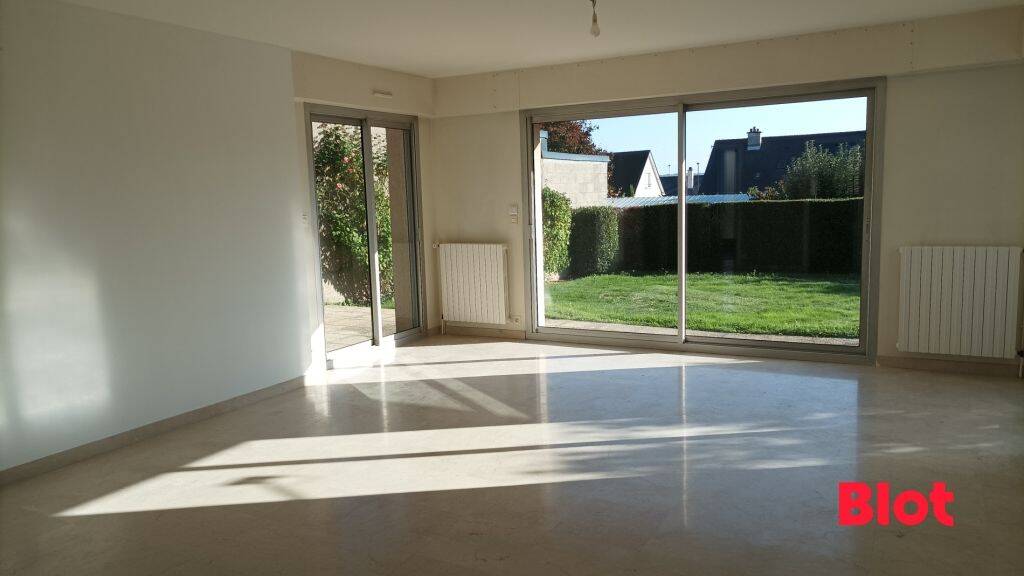 Maison 6 pièces 138 m² · à Bruz · 138,3 m² · 1 400 €