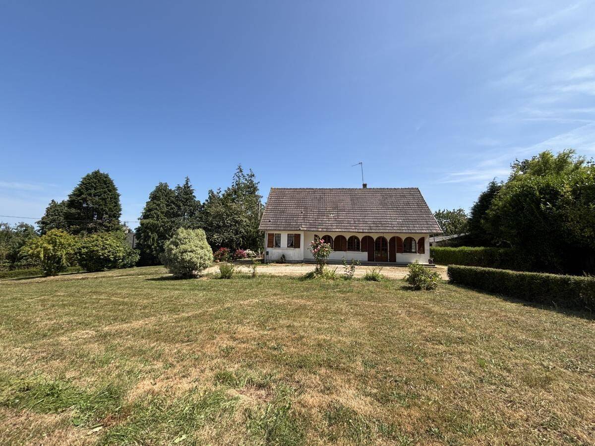 Maison 5 pièces 95 m² · à Montaigu-la-Brisette · 95 m² · 202 650 €