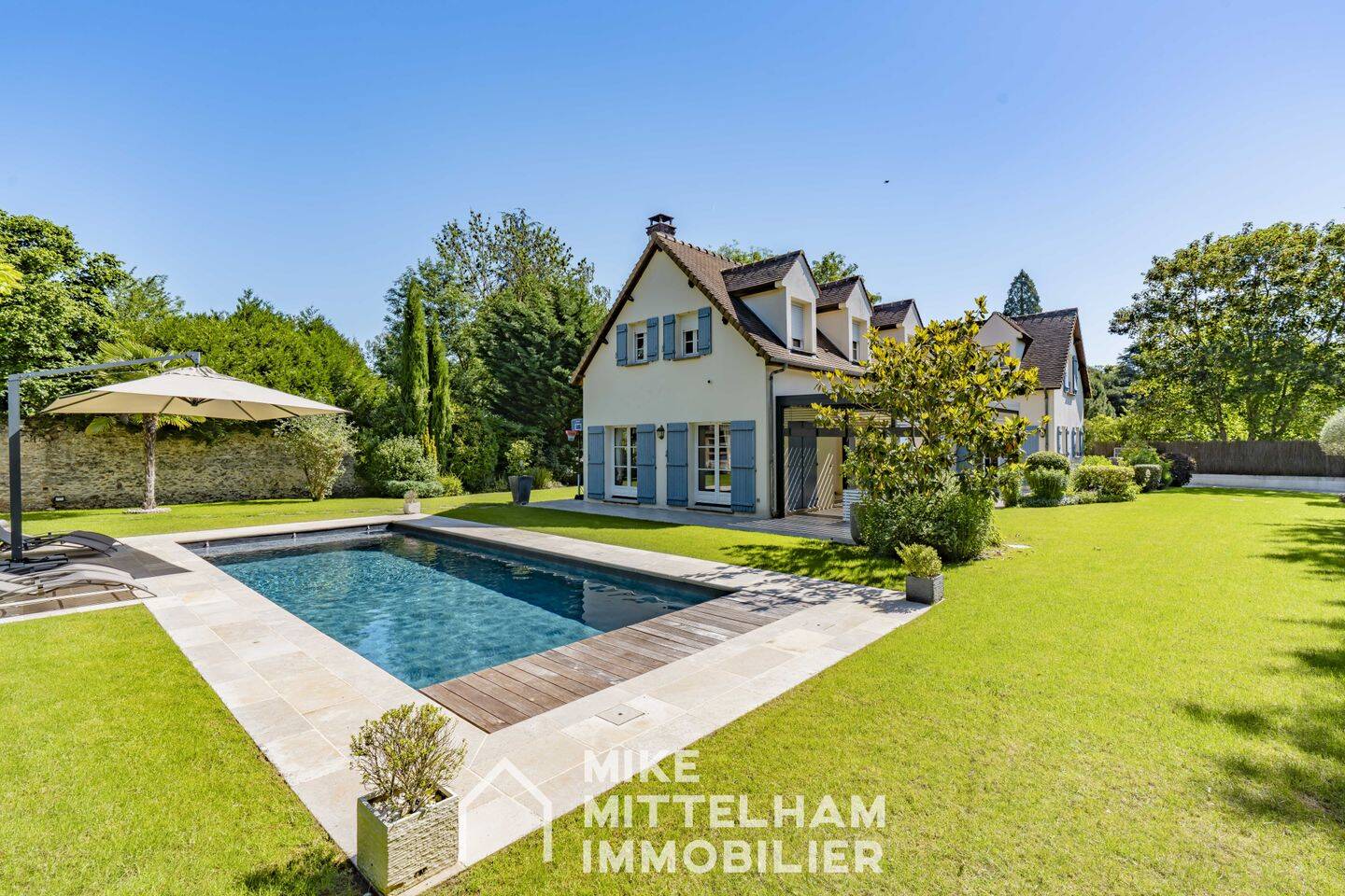 Maison 7 pièces 210 m² · à Montfort-l'Amaury · 210 m² · 1 680 000 €