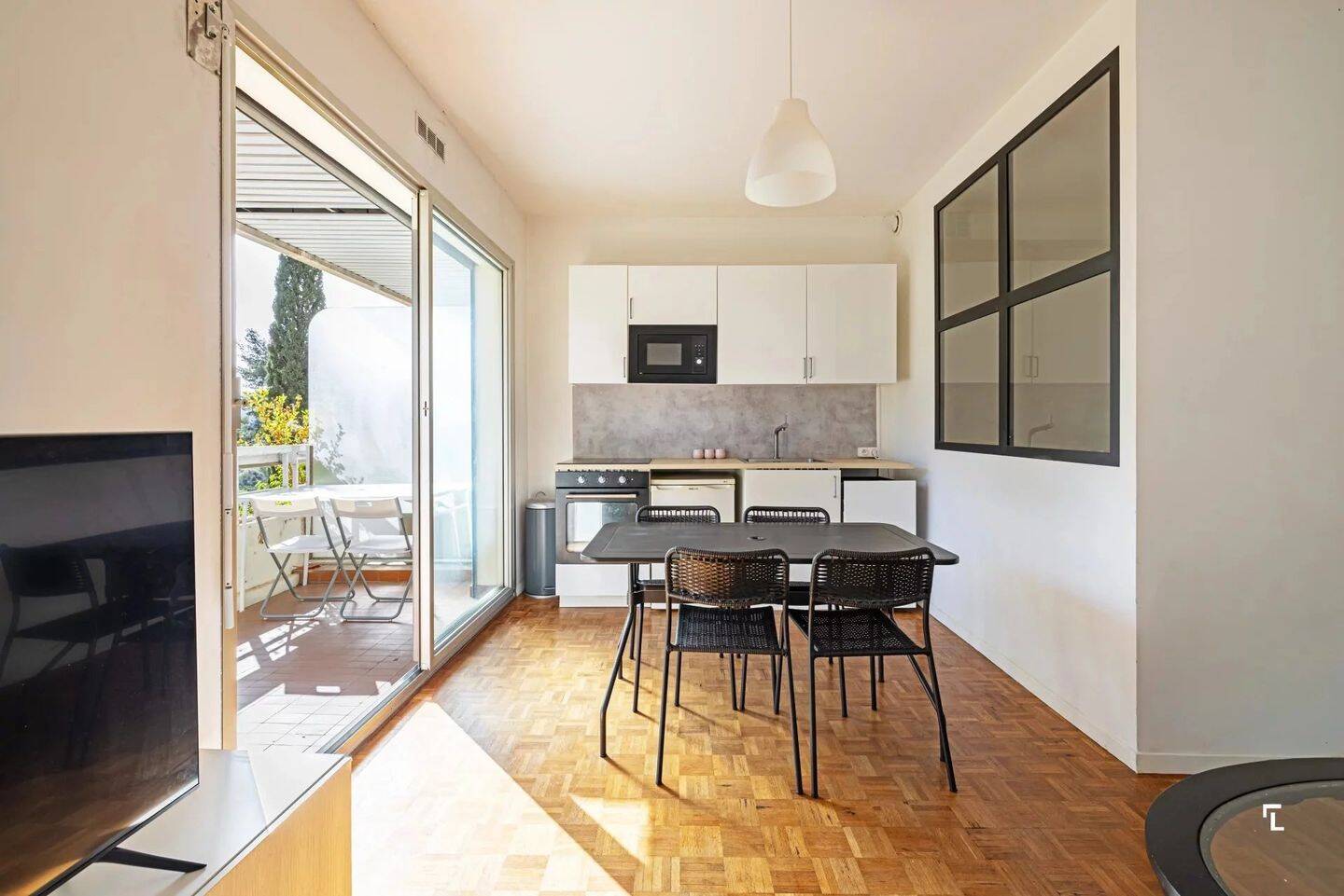 Appartement 1 pièce 33 m² · à Marseille 8ème Arrondissement · 32,9 m² · 900 €/mois
