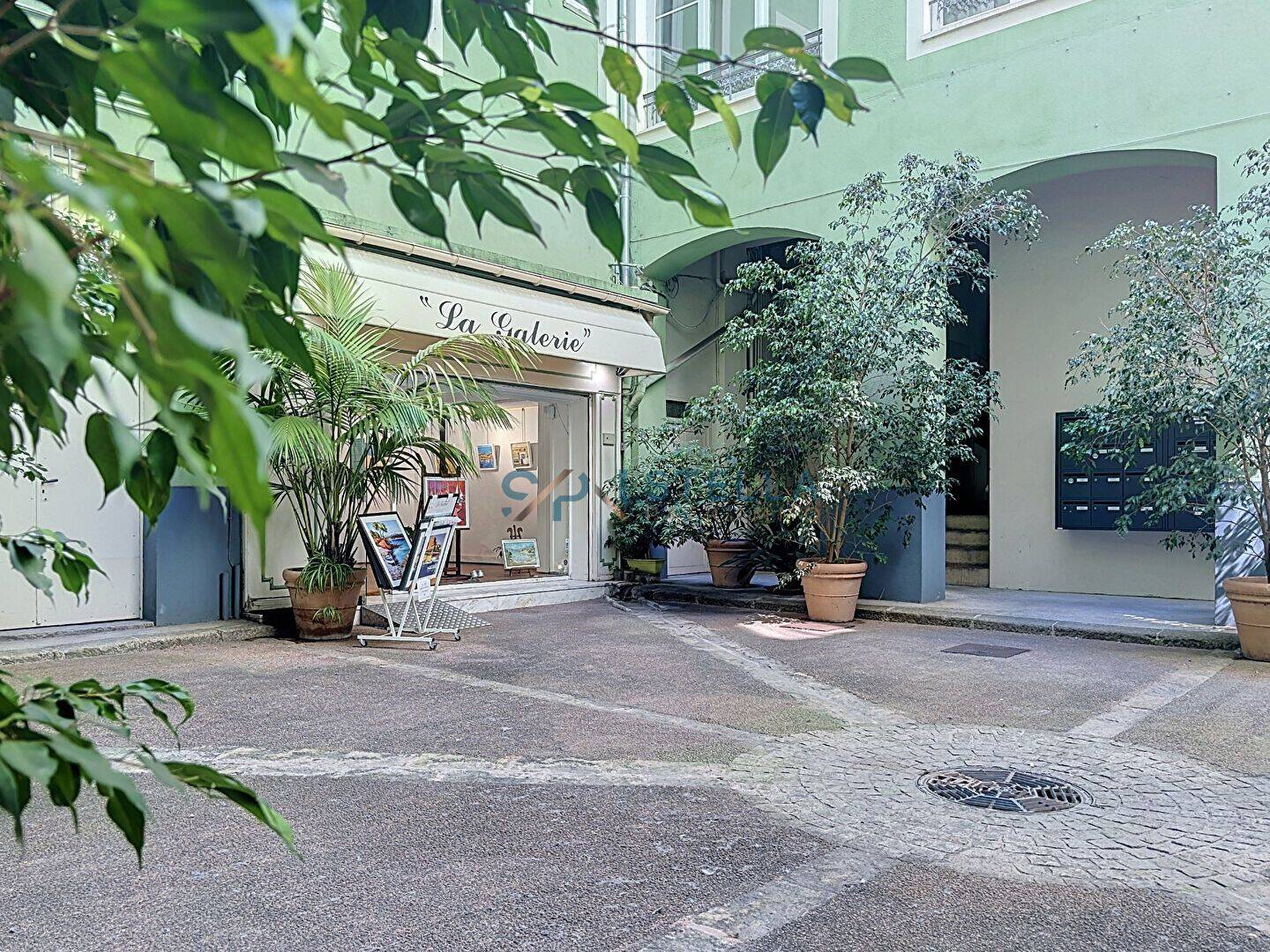 Appartement 4 pièces 121 m² · à Ajaccio · 121 m² · 1 825 €/mois