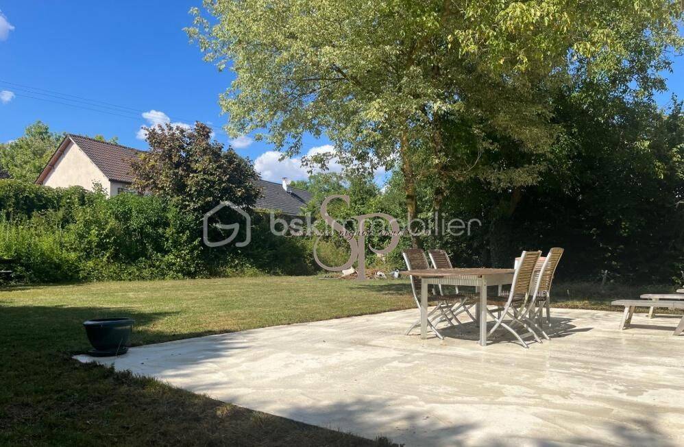 Maison 7 pièces 220 m² · à Fontaine-la-Gaillarde · 220 m² · 285 000 €