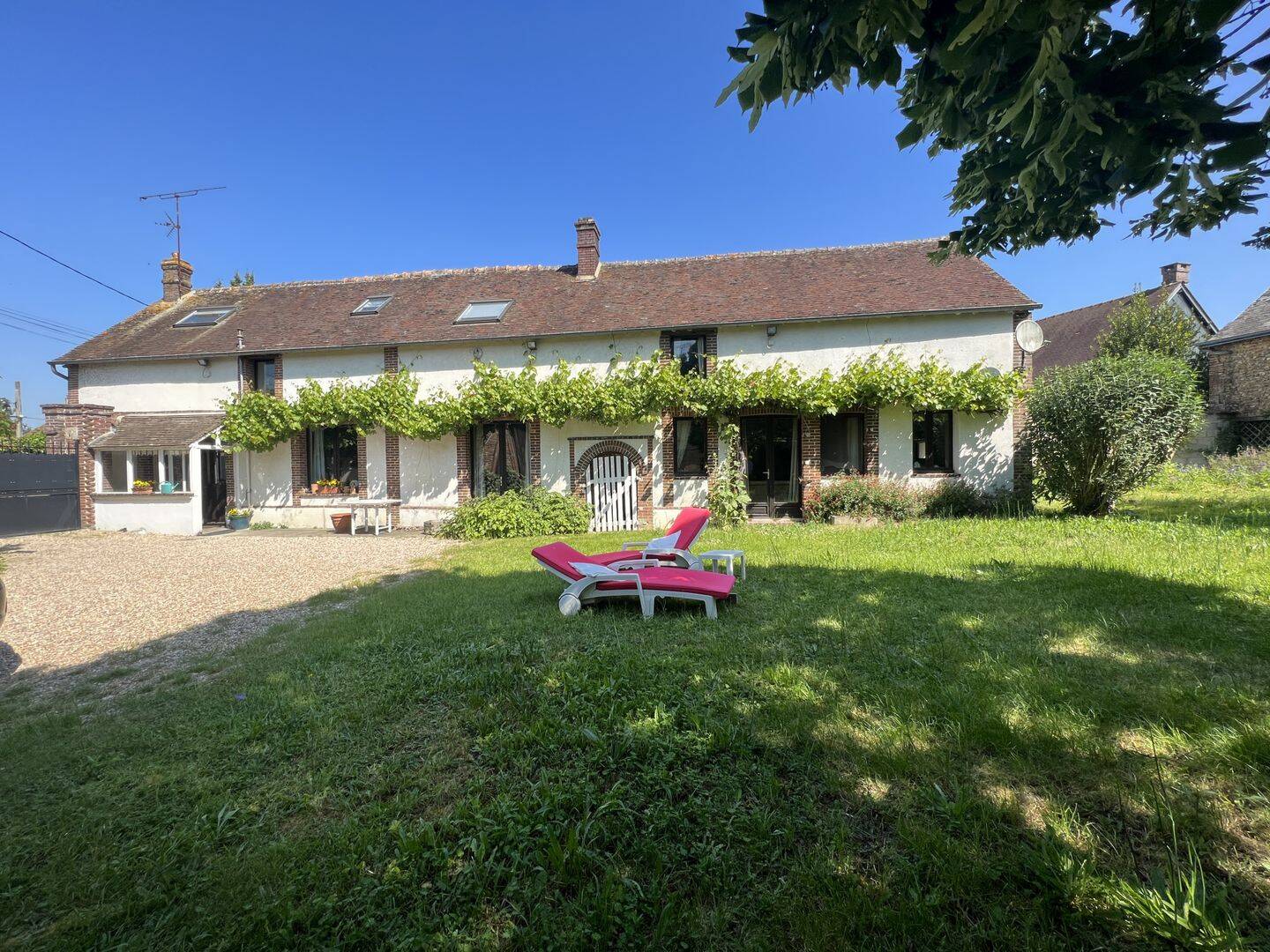 Maison 6 pièces 200 m² · à Mézières-en-Drouais · 200 m² · 350 000 €