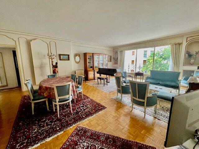 Appartement 4 pièces 121 m² · à Paris 16ème Arrondissement · 121 m² · 4 300 €