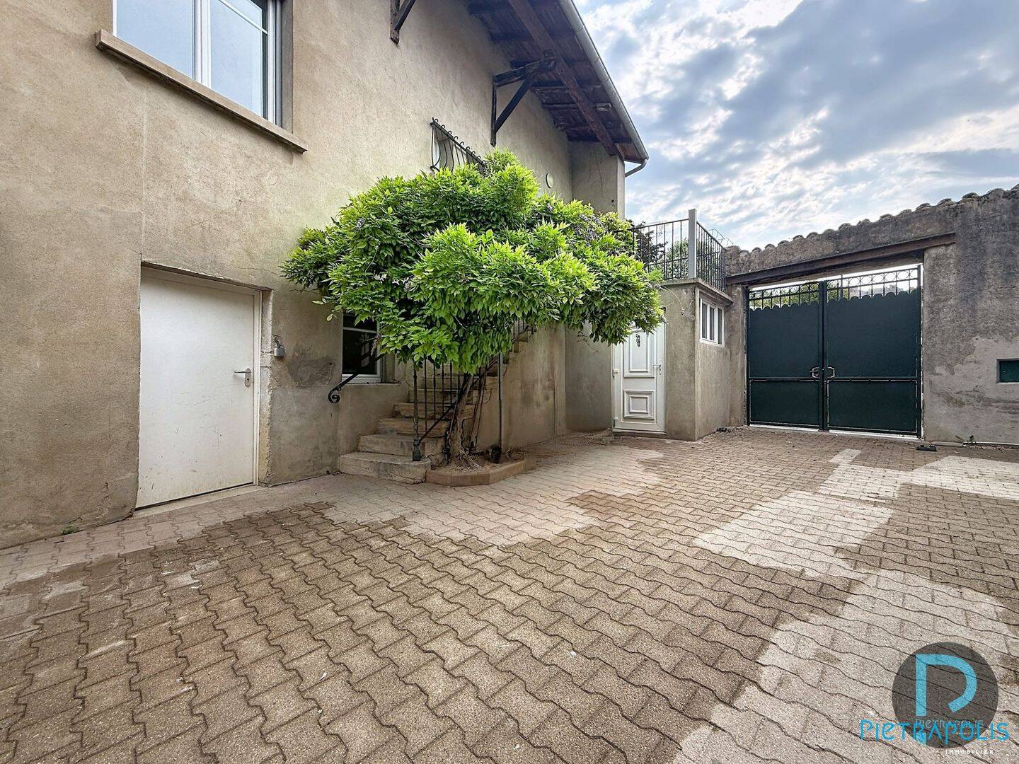 Maison 5 pièces 124 m² · à La Roche-Vineuse · 124 m² · 1 250 €