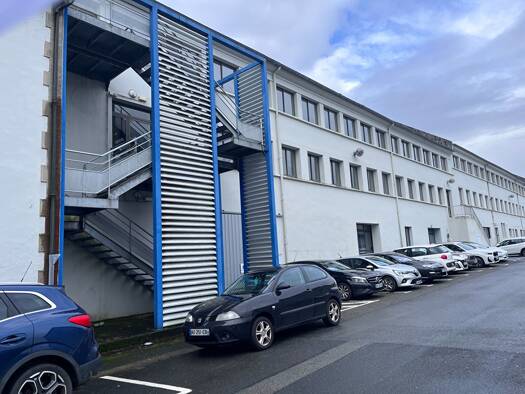 Espace bureau à louer 2 750 € 300 m² de bureaux divisible à partir de 300 m² Centre Ville Ouest Landerneau 29800