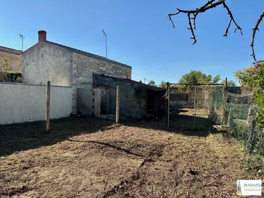 Maison à vendre 69 500 € 4 pièces 3 chambres 85 m² 487 m² de terrain L'Île-d'Elle 85770