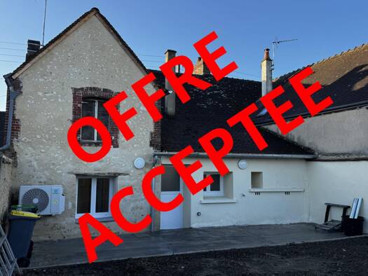 Maison de plain-pied à vendre 108 630 € 3 pièces 2 chambres 61 m² 241 m² de terrain Nogent-le-Rotrou 28400