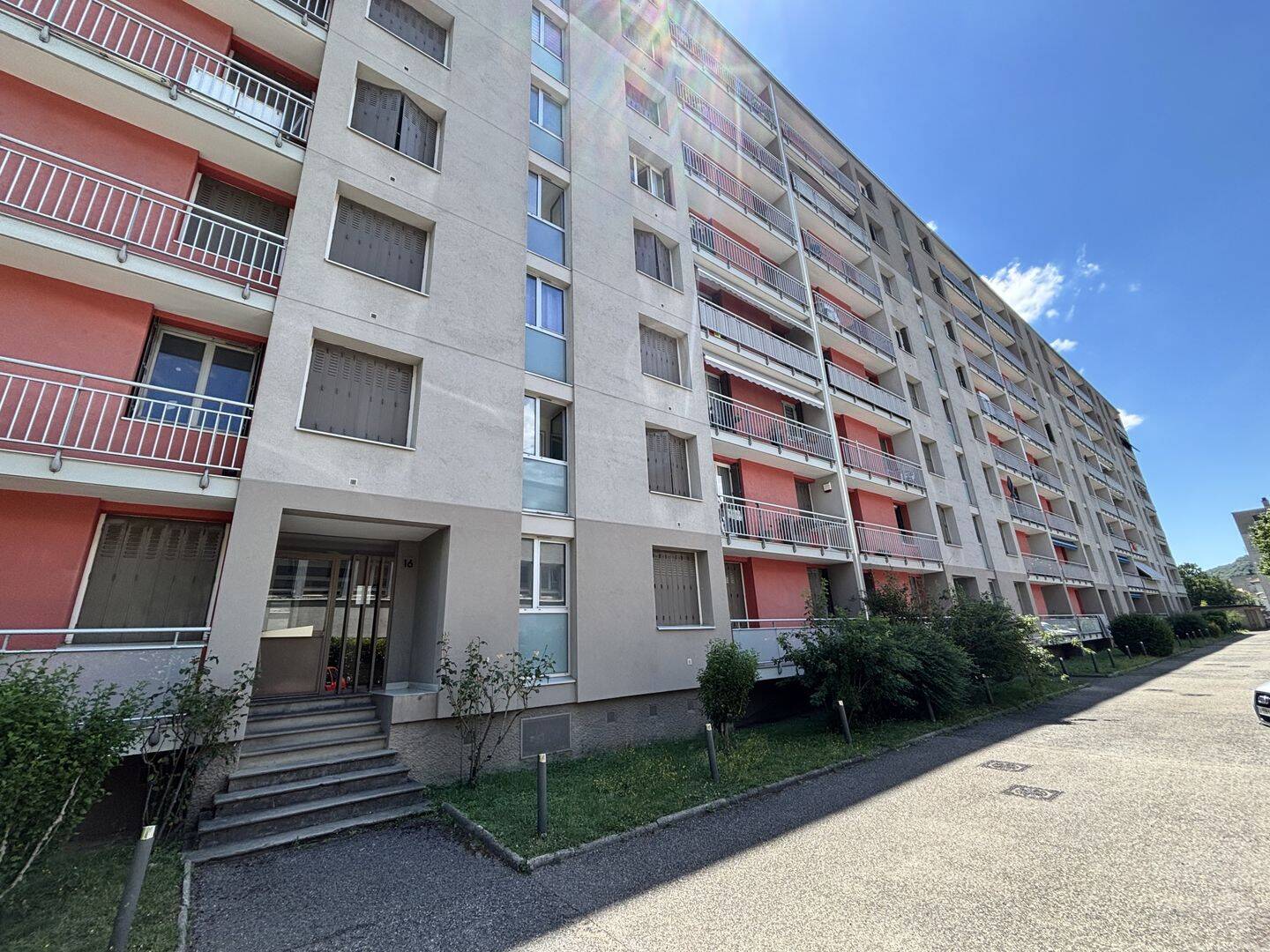 Appartement 2 pièces 42 m² · à Le Pont-de-Claix · 42 m² · 645 €