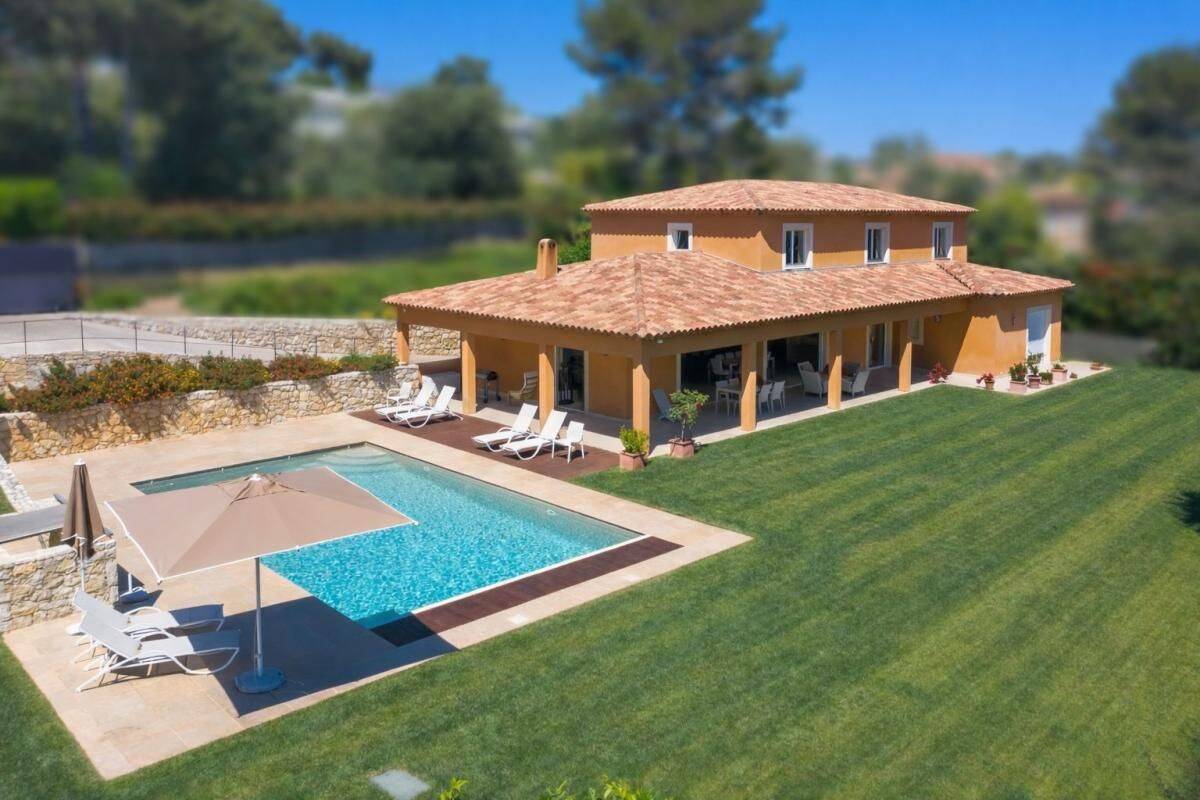 Maison 8 pièces 260 m² · à Biot · 260 m² · 2 499 000 €