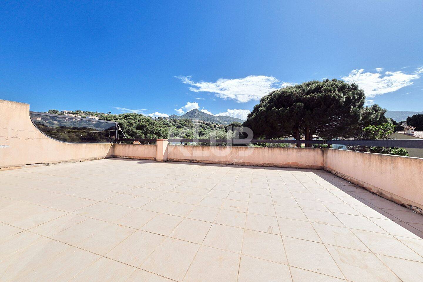 Appartement 5 pièces 117 m² · à L'Île-Rousse · 116,8 m² · 470 000 €