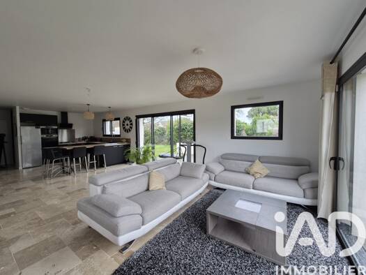 Maison de plain-pied à vendre 468 000 € 4 pièces 3 chambres 115 m² 700 m² de terrain Tréveneuc 22410