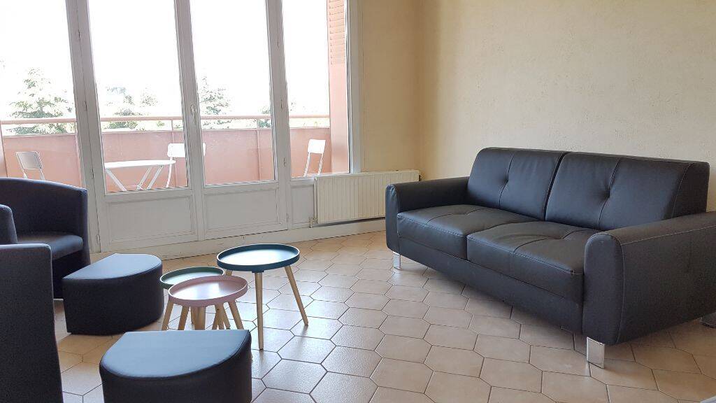 Colocation à louer - Bron - 465 € - 2 pièces, 1 chambre, Étage 3/4 · 465 €/mois