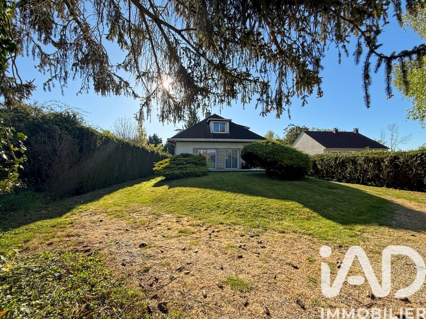 Maison 5 pièces 196 m² · à Courlon-sur-Yonne · 196,4 m² · 170 000 €