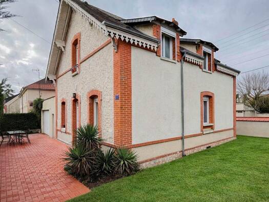 Maison à vendre 211 000 € 5 pièces 3 chambres 138 m² 300 m² de terrain Bourg Châlette-sur-Loing 45120