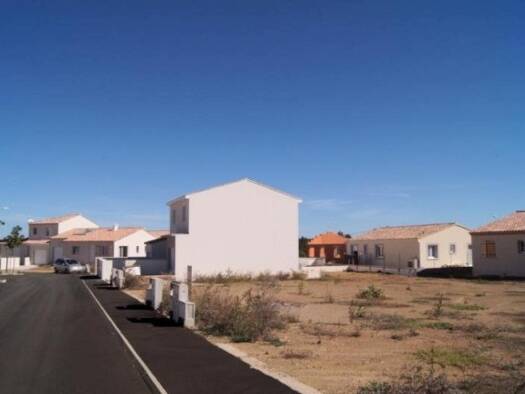 Terrain constructible à vendre 185 000 € 424 m² de terrain Centre Ville Marsillargues 34590