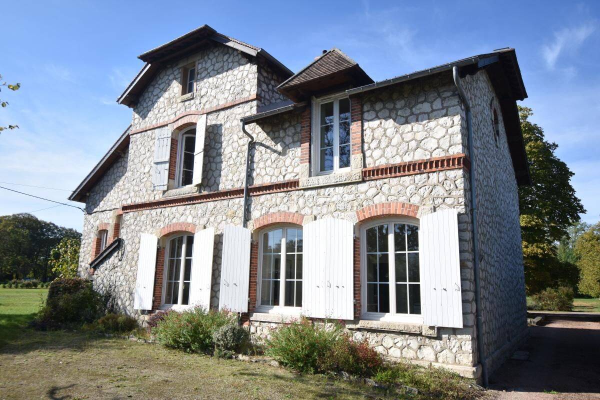 Maison 6 pièces 176 m² · à Cosne-Cours-sur-Loire · 176 m² · 239 500 €