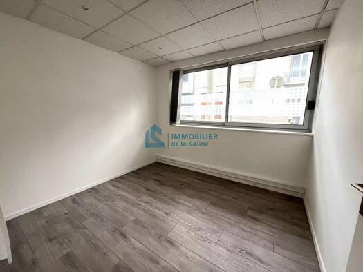 Espace bureau à vendre 125 000 € 50,8 m² de bureaux Centre - Chapelle des Buis Besançon 25000
