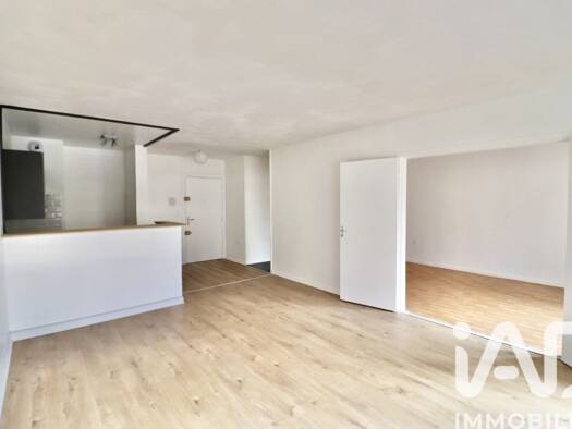 Appartement à vendre 249 000 € 3 pièces 2 chambres 73 m² RDC/3 Ville Nord Fontainebleau 77300