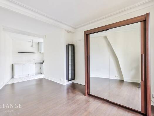 Appartement à vendre 261 000 € 1 pièce 25 m² Étage 5/6 Salpêtrière-Austerlitz Paris 13ème arrondissement 75013