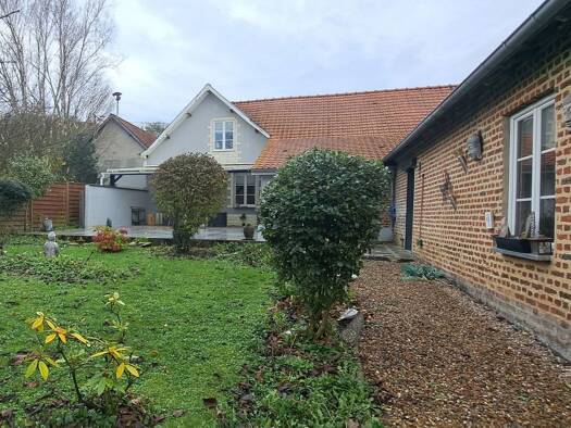 Maison de plain-pied à vendre 299 250 € 9 pièces 4 chambres 173 m² 2 100 m² de terrain Hesdin 62140