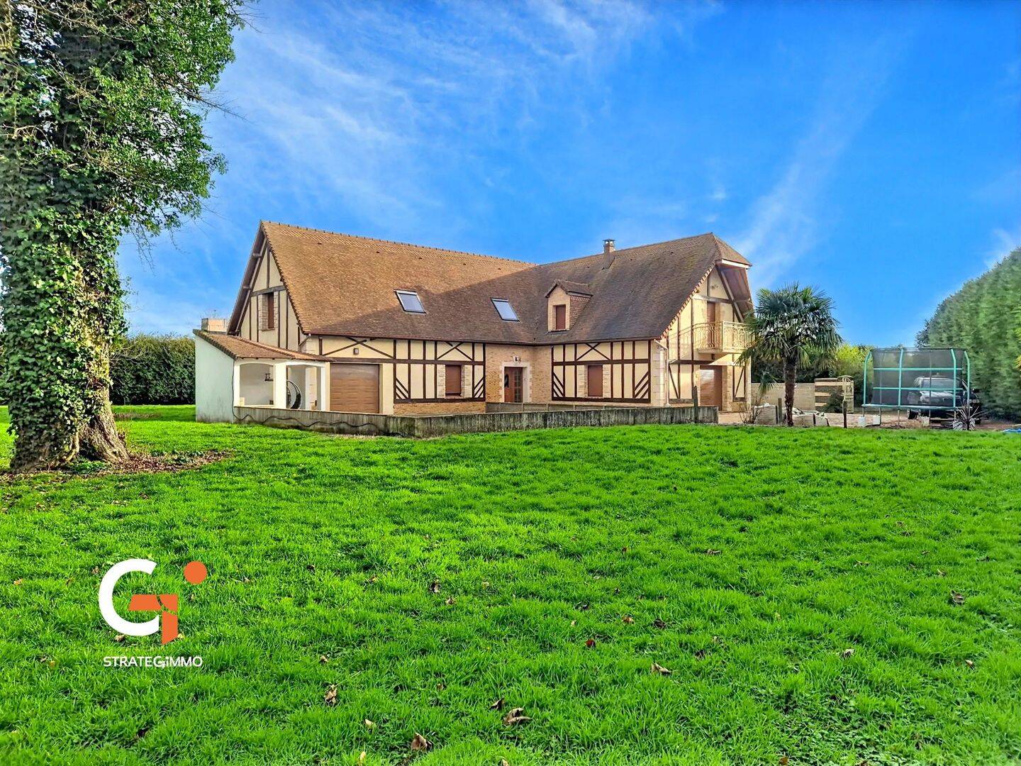 Maison 6 pièces 260 m² · à Saint-Ouen-de-Thouberville · 260 m² · 469 000 €