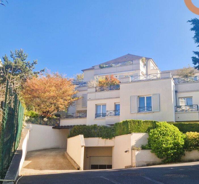 Appartement 5 pièces 107 m² · à Rueil-Malmaison · 107 m² · 3 050 €/mois