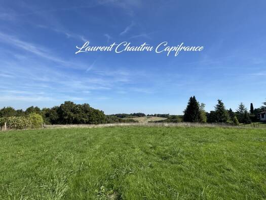 Terrain constructible à vendre 35 000 € 2 744 m² de terrain Limeyrat 24210
