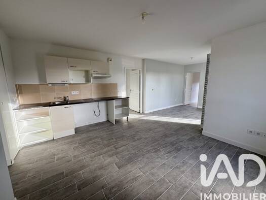 Appartement à vendre 164 000 € 3 pièces 2 chambres 60 m² 3 étages Centre-Baillet-Bodet Montlouis-sur-Loire 37270